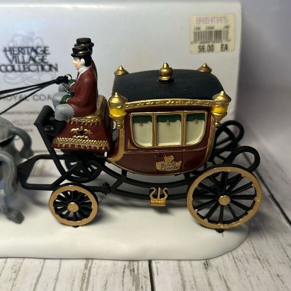Department 56 Royal Coach The Heritage Village Collection 5578-6 - Picture 6 of 9